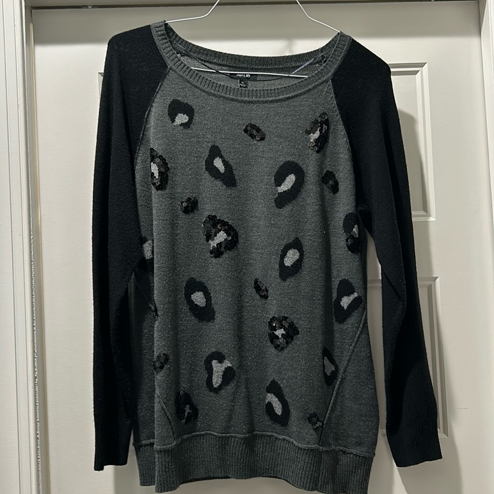 Apt. 9 Black animal print sweater with black sequins size XL